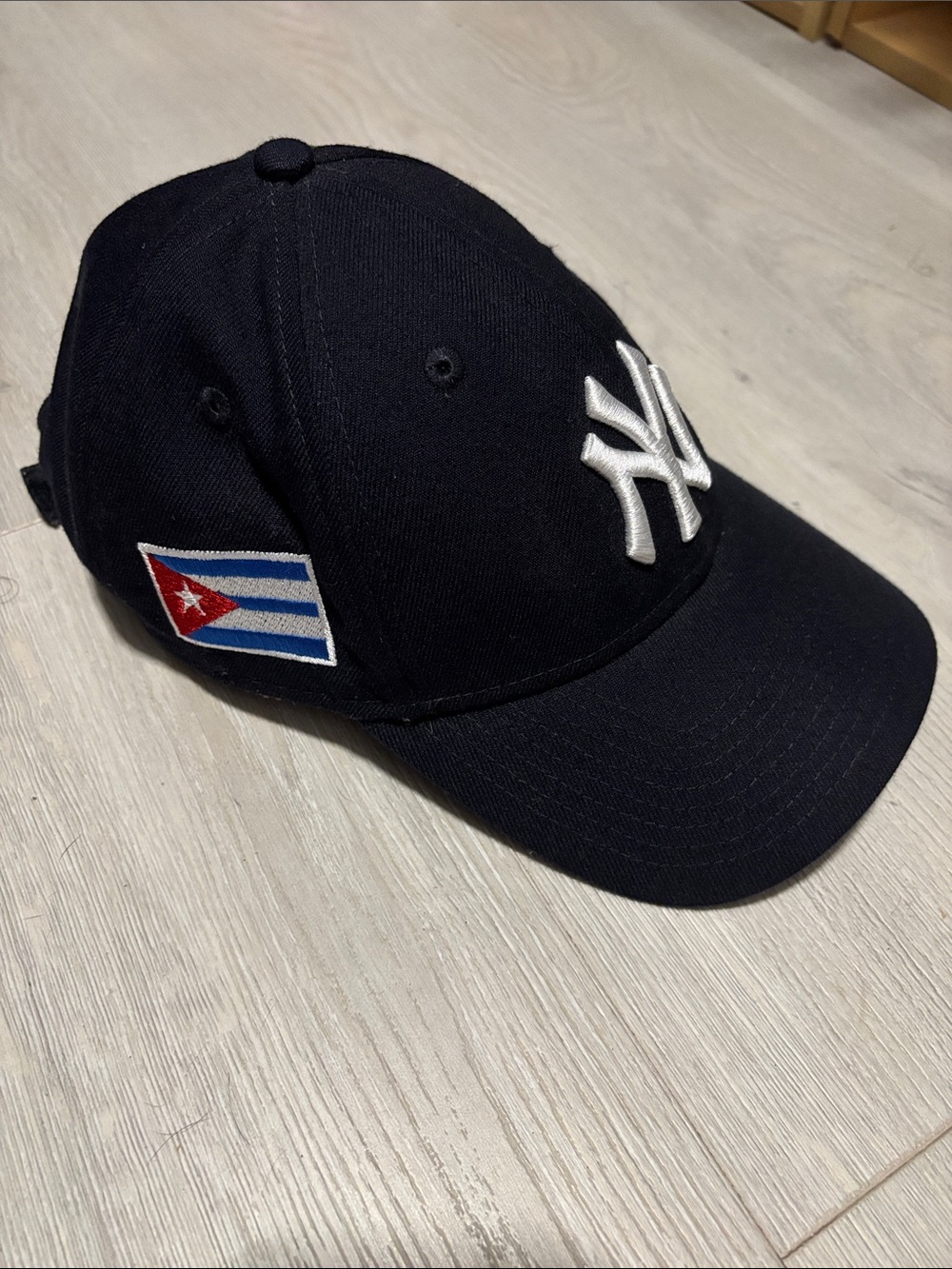 🔥BUNDLESALE New Era New York Yankees Cap with Cuban Flag Patch